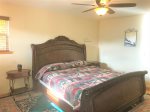 Ocoee river area cabin rental- Master Bed